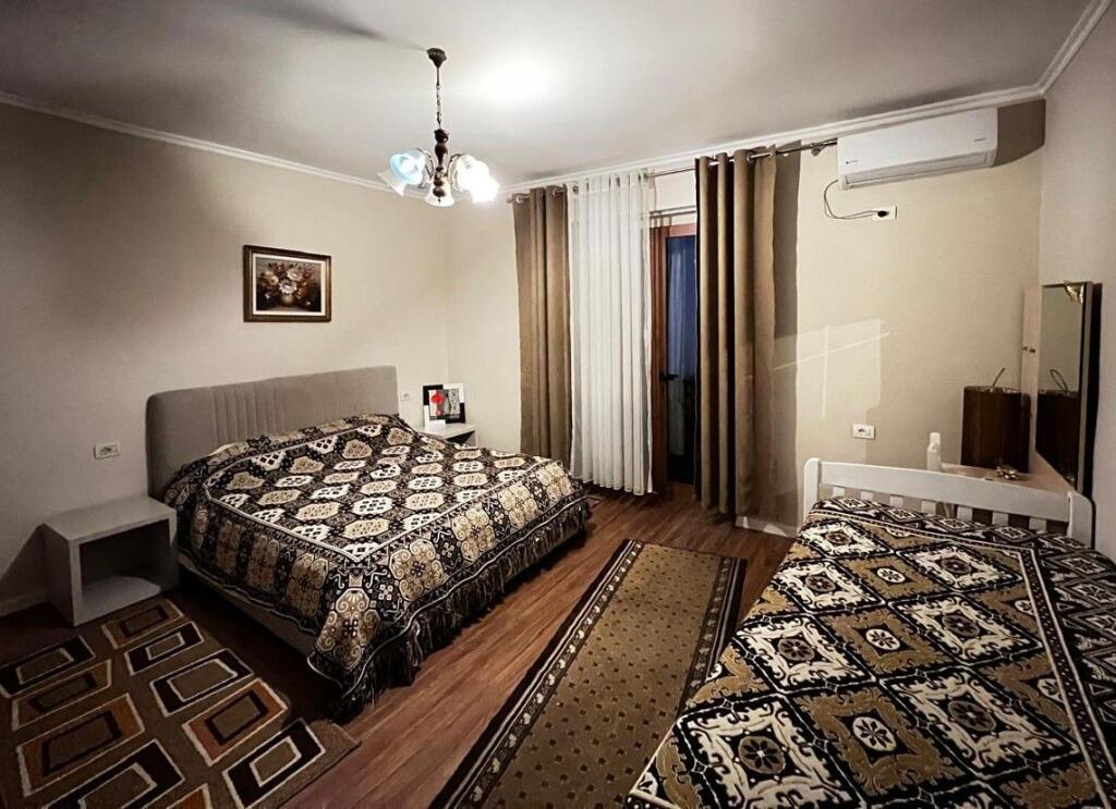 Apartament 2+1 me qera prane rruges Fortuzi