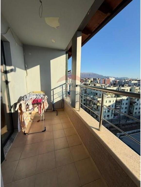 Shitet Apartament 2+1+2 – Rruga 5 Maji