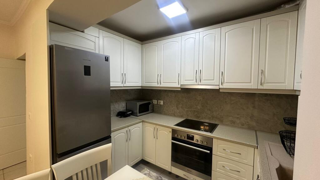 Jepet me qira 1+1 Spitali Nene Tereza 450 mije leke