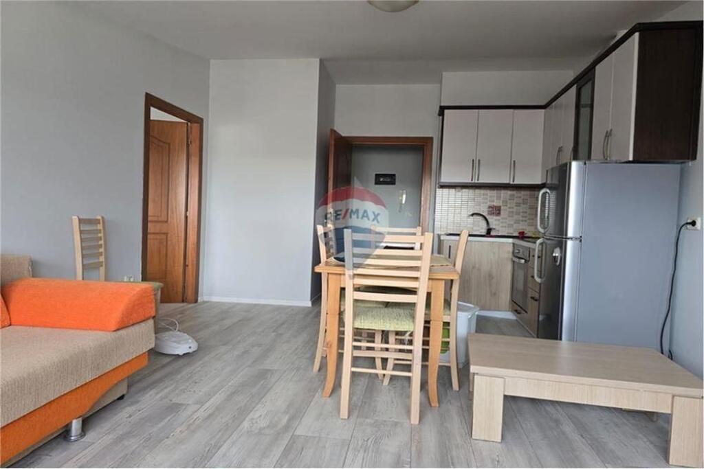 🏡 Apartament 1+1 – Për Qira | Lungomare, Vlorë