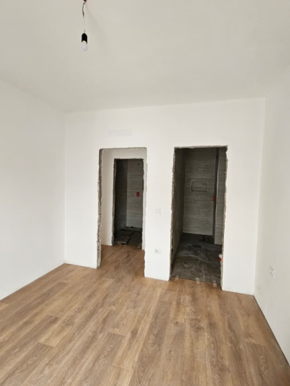 🏡 Shitet Apartament 2+1+2 – Kompleksi Tirana Entry 2