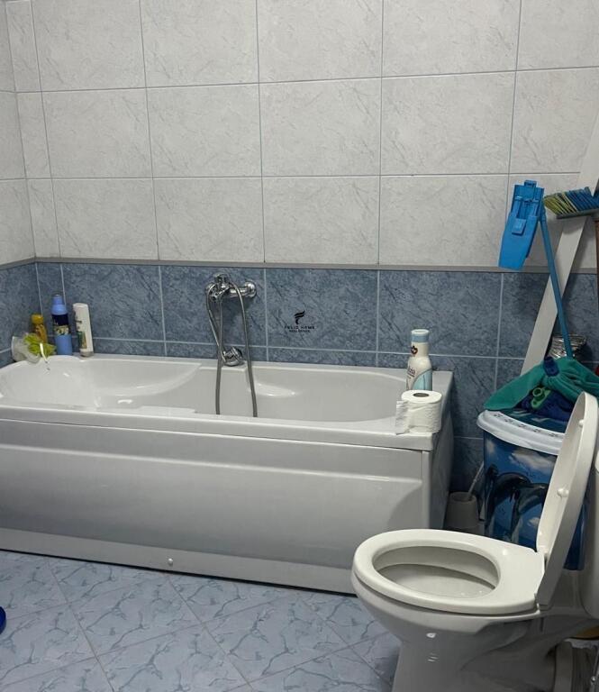APARTAMENT ME QERA 2+1 XHAMLLIKU 70.000 LEKE