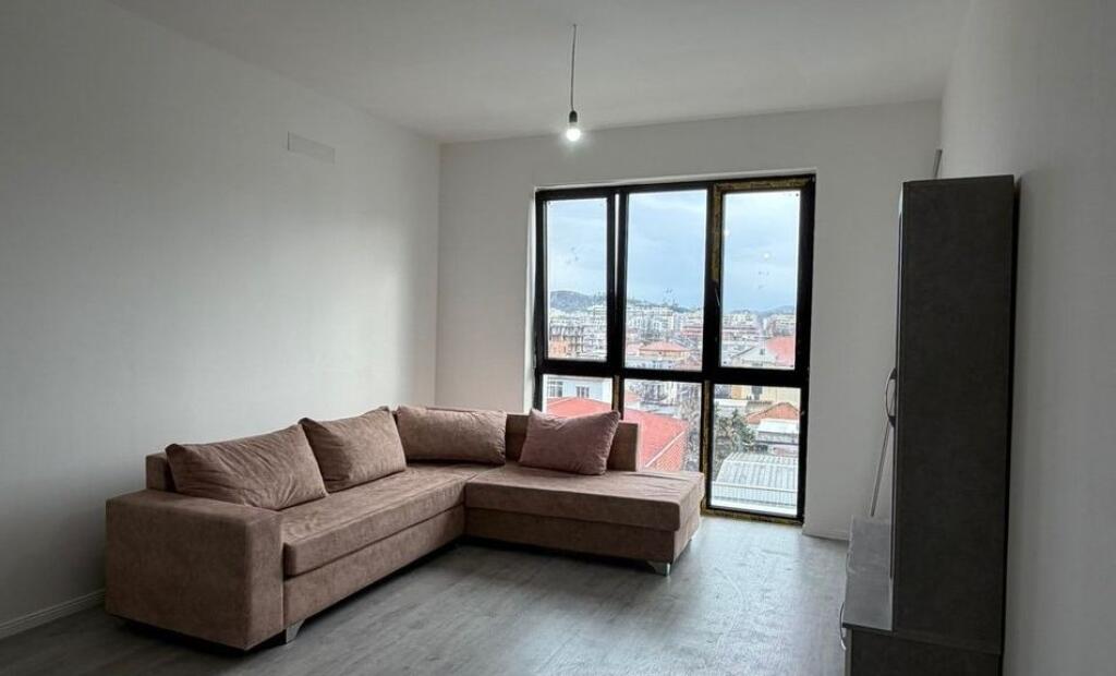 Apartament 2+1 Me Qira në sheshi Shqiponja
