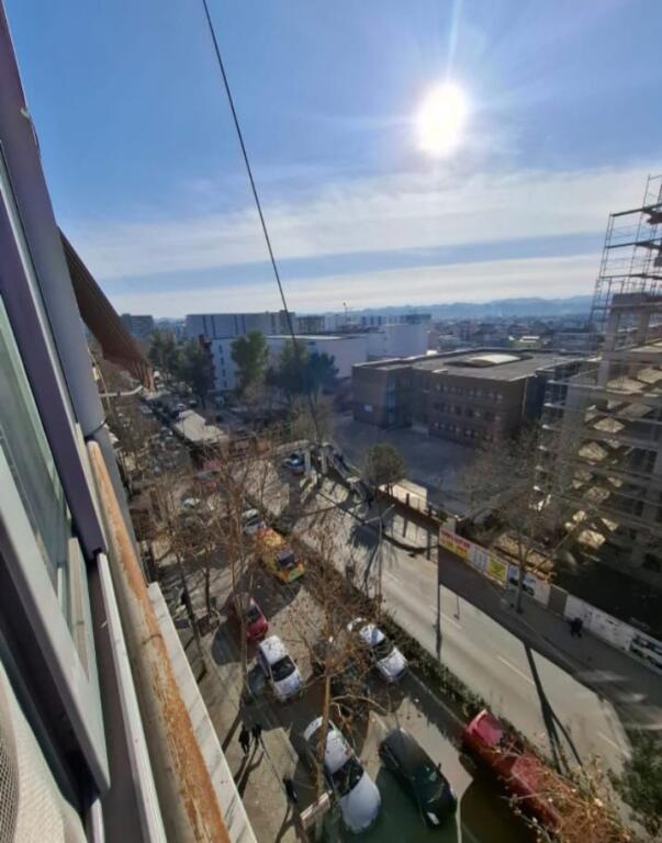 Apartament per shitje ne Kamez, Perballe shkolles Ibrahim Rugova