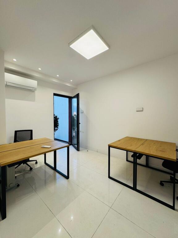 Office for Rent 1+1 at Garden Building (ID BZ2795) Tirana