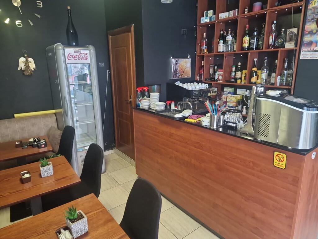 Business premises for sale near 21 Dhjetori