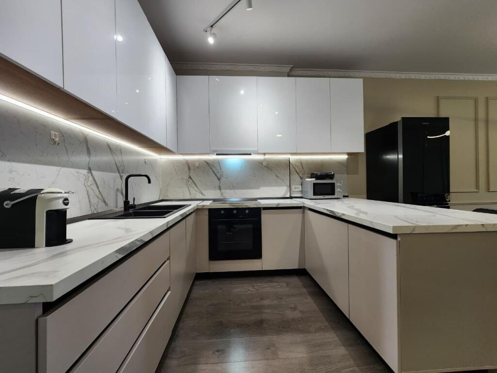 Super apartament 2+1+2wc (📍 Parku olimpik- Ngjiturë me Komuna e parisit) 120 m2 - 1300Eu/muaj 🔥