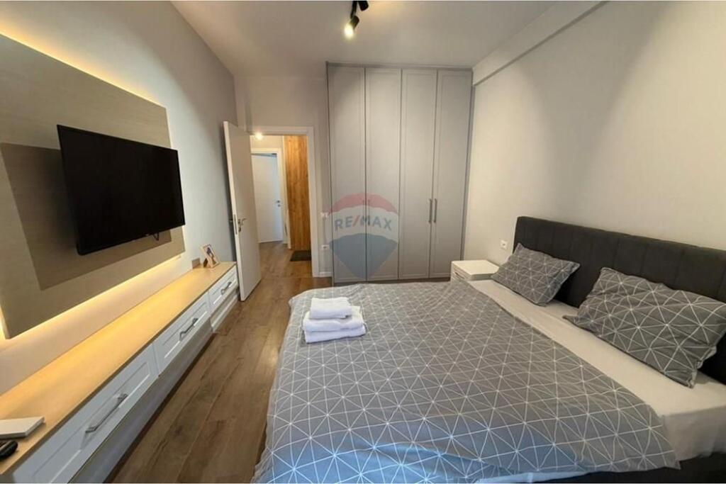 APARTAMENT 2+1 PËR SHITJE – FARMACIA NR.10, TIRANË !