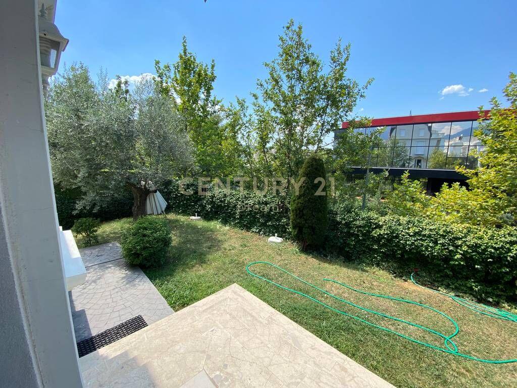 Jepet Vile me Qira - Kompleksi White House TEG