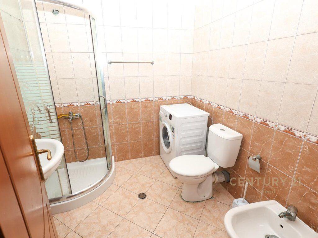 Apartament 2+1 me Qira tek Kopshti Botanik Zoologjik!
