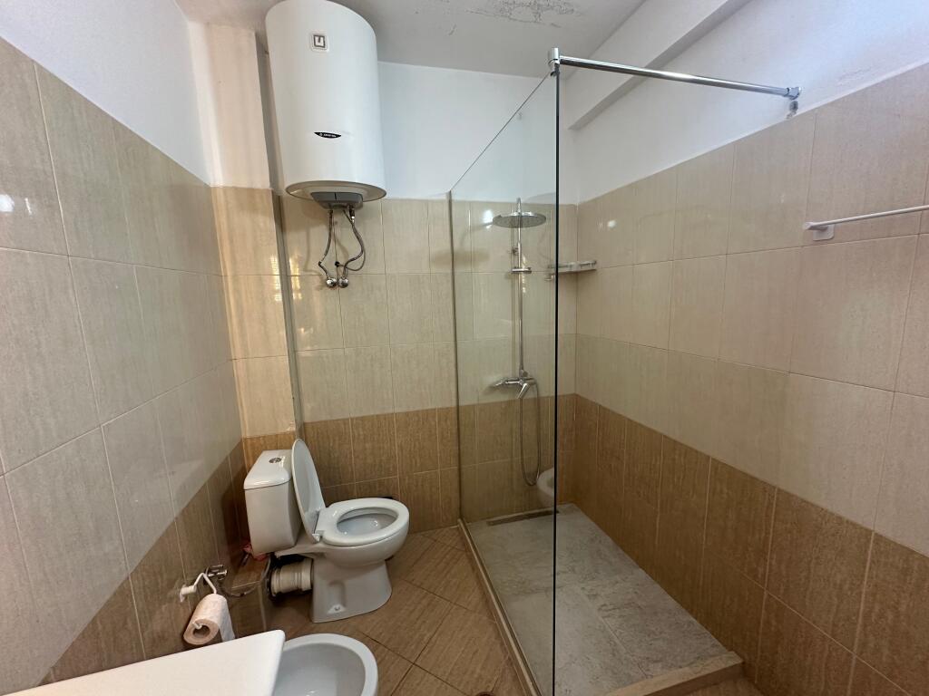 Apartament 1+1 në qendër të Durrësit, pallati i sportit