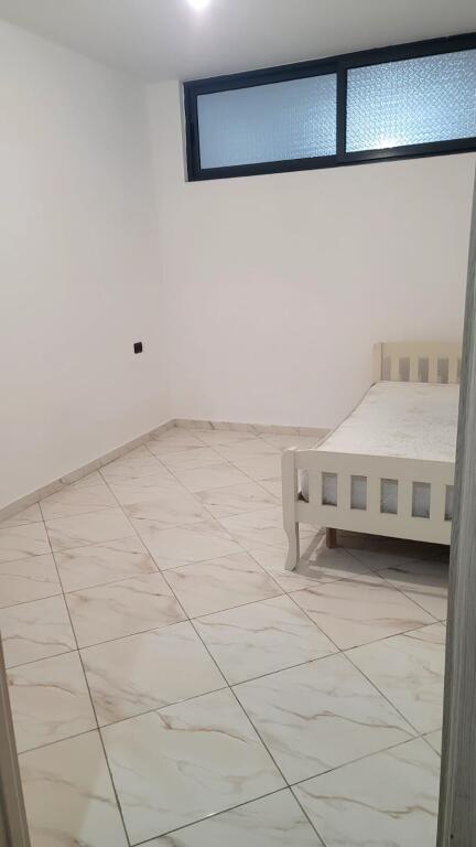 🏢In the Astiri area, near Bar 2 Palmat, an apartment 2+1 is for rent, partially furnished (equipped with a sideboard). 35,000 Leke   