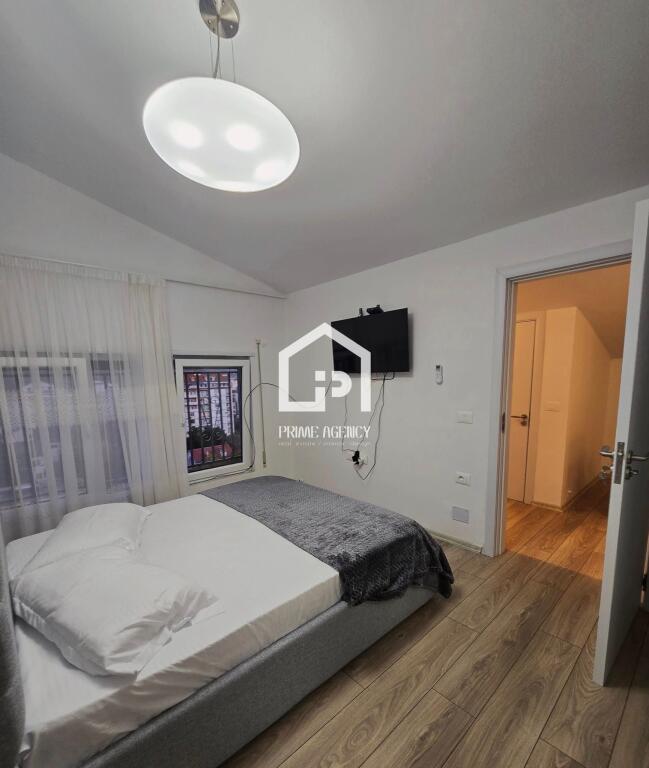 SHITET: SUPER Apartament me pamje nga LIQENI /Zona: POGRADEC   