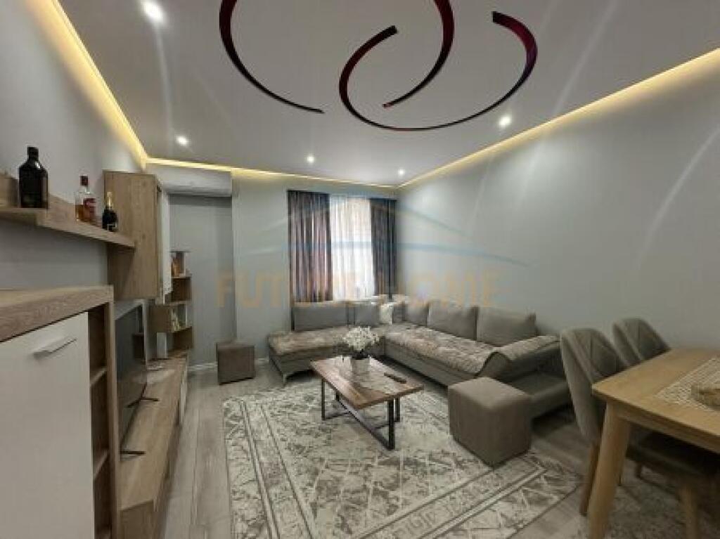 Qera, Apartament 2+1+2+Post Parkimi , Yzberisht.