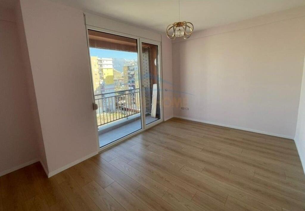 Qera, Apartament 2+1+2 tek Fusha e Aviacionit, Tirane