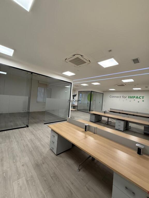 ZYRE ME QERA 1000 M2 RRUGA E KAVAJES 17.000 EURO