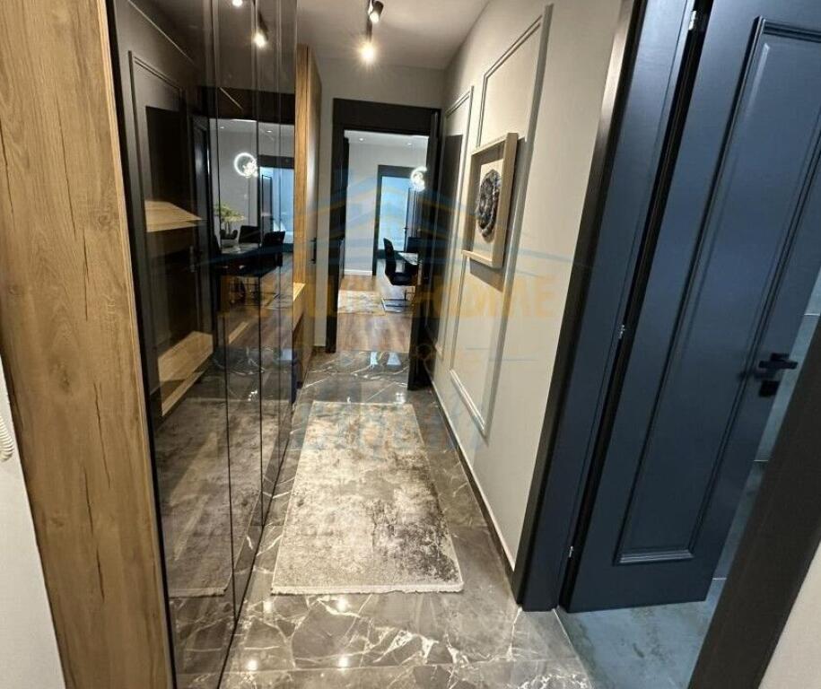 Qera, Apartament 3+1+Post Parkimi, Rruga e Kavajes, Garden Building, Tirane