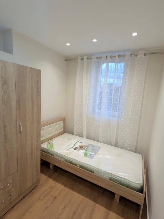 Jepet me Qera Shtepi Private 2+1 tek Kafja e Remes.