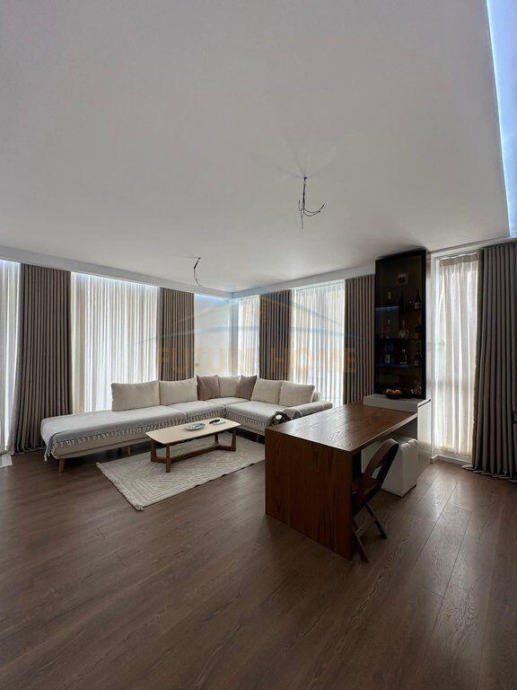 Shitet, Apartament 3+1+2, Jordan Misja