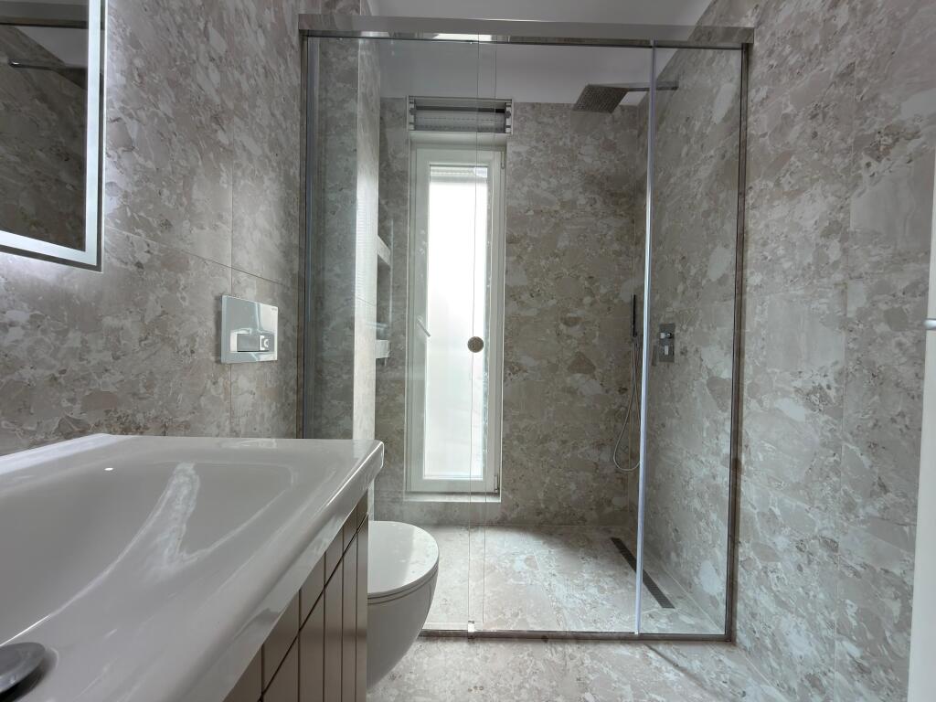 Shitet 2+1 te Kompleksi Magnet