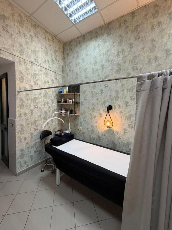 Biznes  Dyqan Parukeri me qera 21 Dhjetori