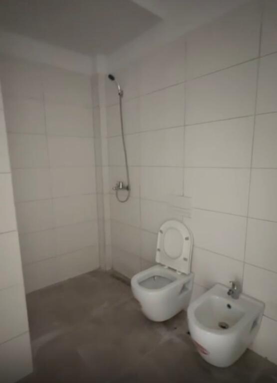 Jepet ambient biznesi me qera Univers City