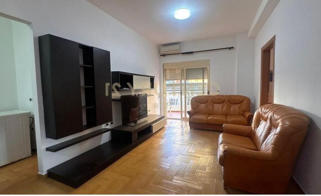Jepet me qira apartament 2+1 në zonën e Myslym Shyrit, në Rrugën Him Kolli