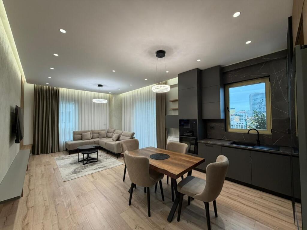 Apartament 2+1+Parking per qira tek Golden Park Residence prane Air Albania.