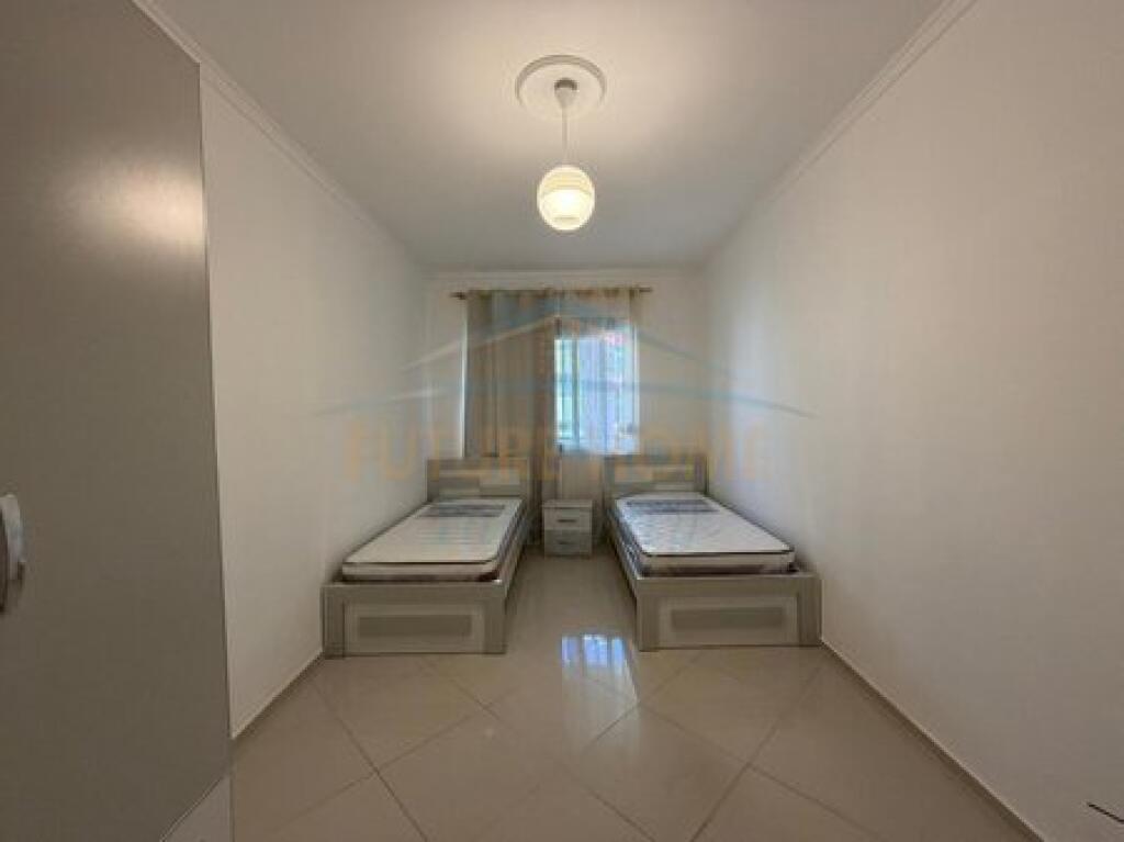 Qera, Apartament 2+1+2, Unaza e Re, Tiranë.