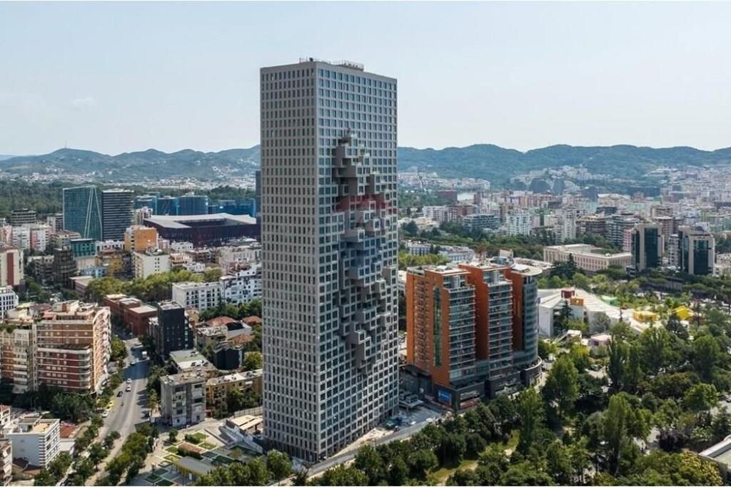 Apartament - Për Shitje - Rruga e Elbasanit, qender Tiranë