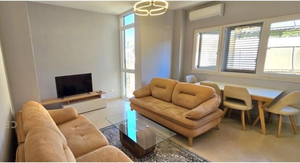 Appartamento 2+1+2 balconi in vendita nella zona del Lago Artificiale, vicino all'Hotel Radisson.