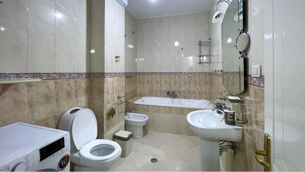 JEPET ME QERA APARTAMENT 2+1+2 TE KOMUNA E PARISIT