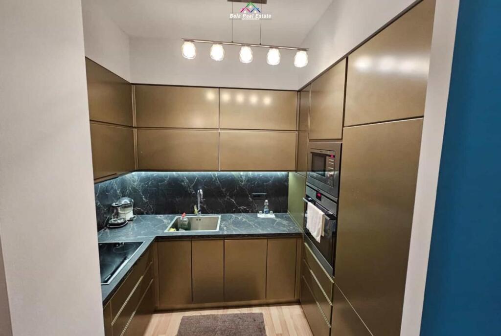 Apartament Me Qera 2+1 Ne Qender (ID B2201704) Tirane