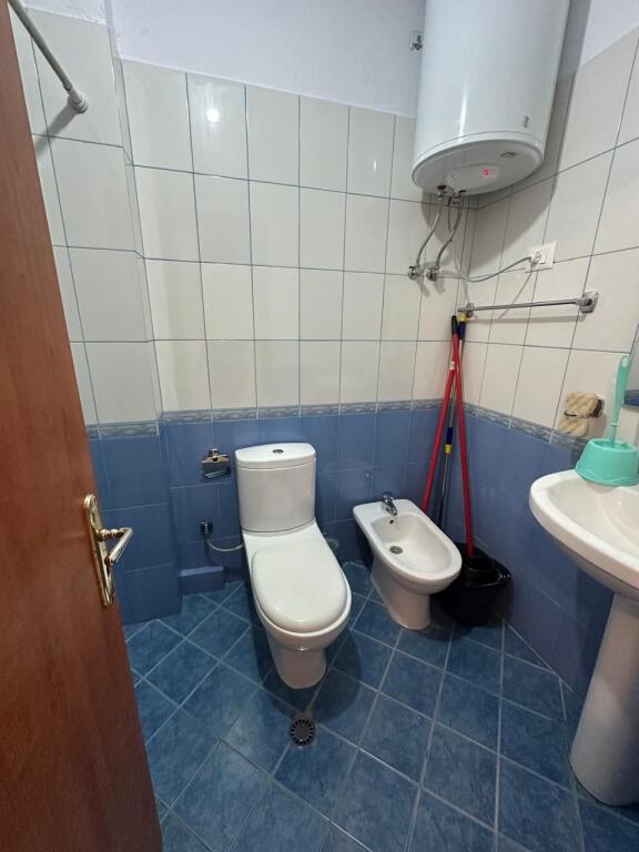 🏢Don Bosko,prane Xhamise jepet me qera apartament 2+1+2,i mobiluar 40,000Leke