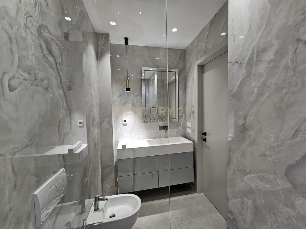 Apartament 2+1+2+Post Parkimi per shitje tek Rezidenca Lake View