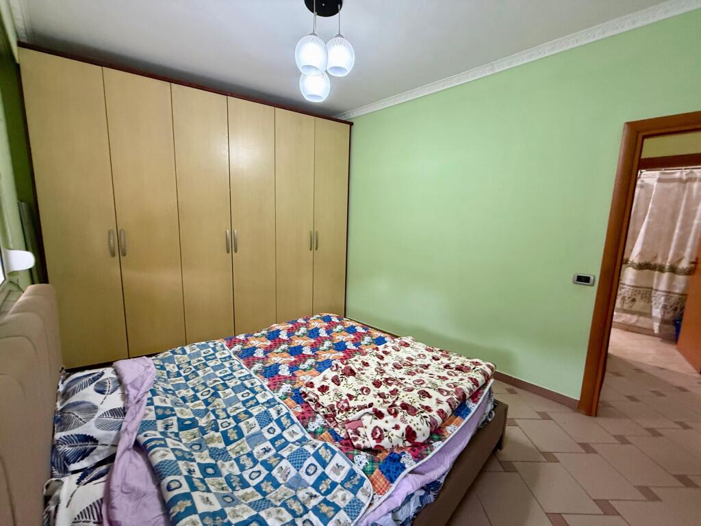 Apartament me qera 1+1+studio Rruga e Bogdaneve
