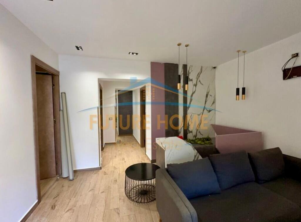 Qira, Ambient, Petronini