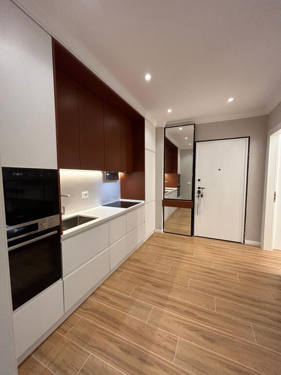 Jepet me qira apartment 1+1 në zonën e Komunës së Parisit