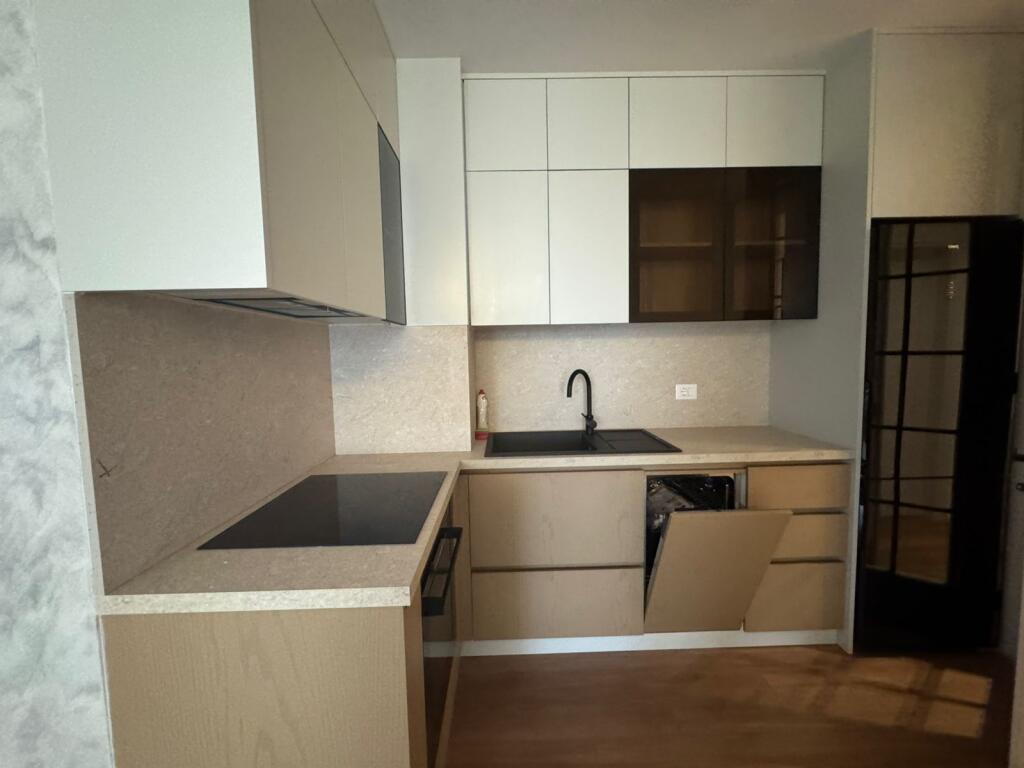 SHITET 2+1+POST PARKIMI RR.DURRESIT