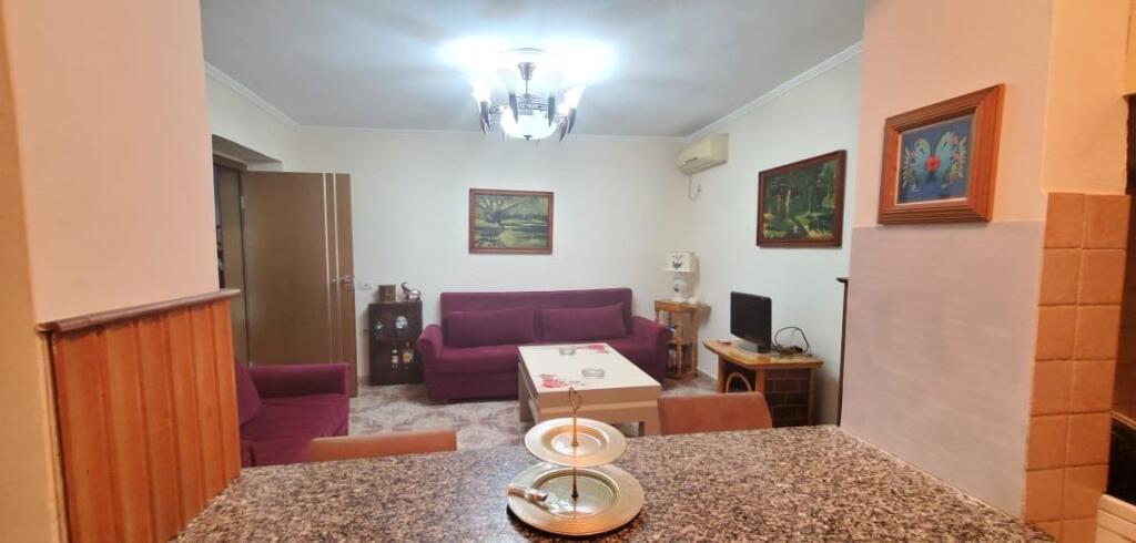 Qera | Apartament 2 + 1 | Ali Demi | 350 €/Muaj
