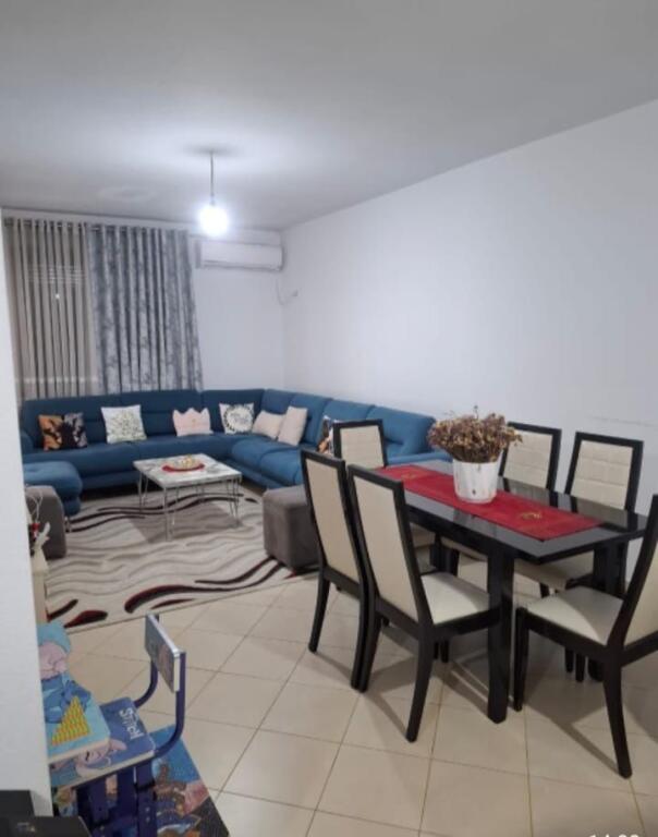 Shitet apartament 1+1 ne Kamez