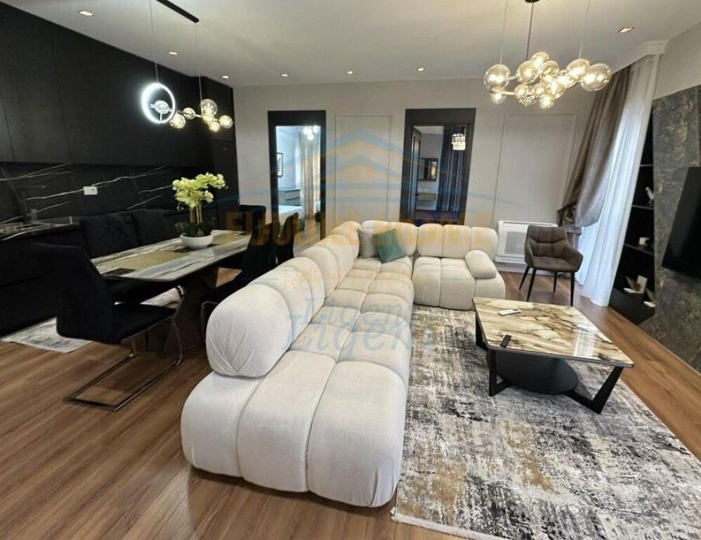 Qera, Apartament 3+1+Post Parkimi, Rruga e Kavajes, Garden Building, Tirane