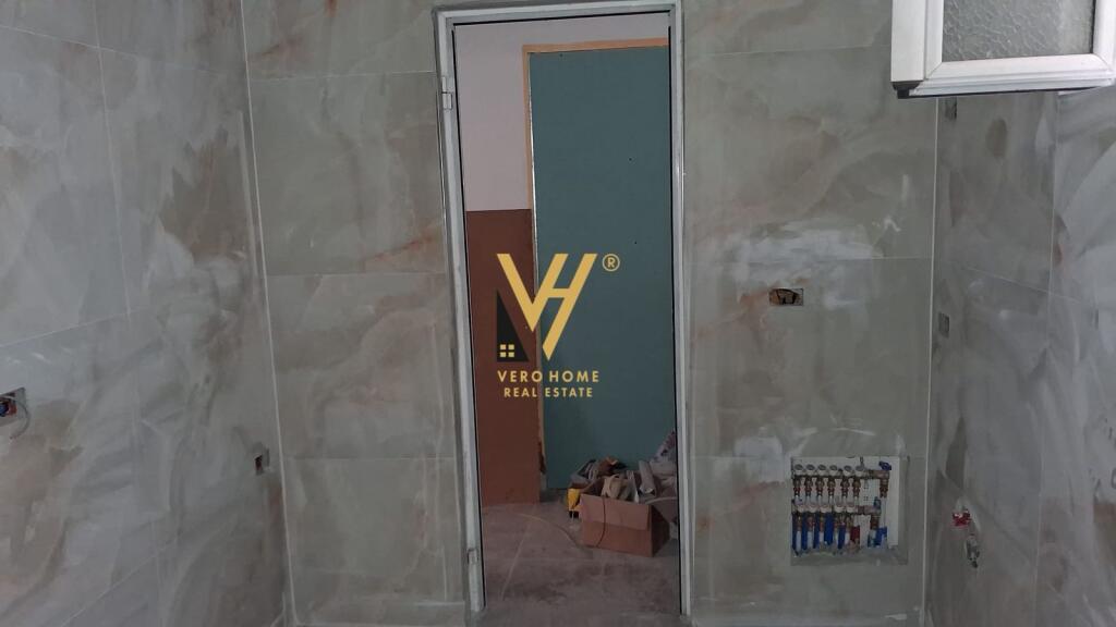 JEPET GARSONIERE 25 M2 ME QERA NE QENDER 50.000 LEKE