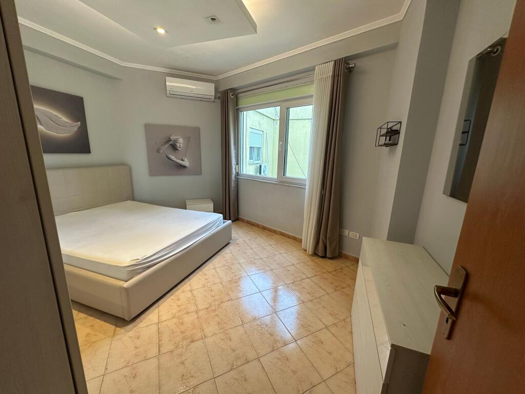 Apartament 1+1 në qendër të Durrësit, pallati i sportit