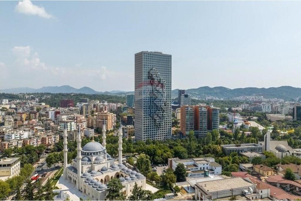 Apartament - Për Shitje - Rruga e Elbasanit, qender Tiranë