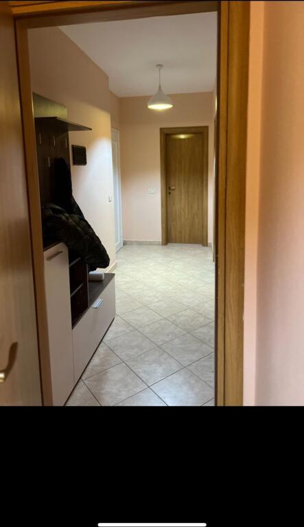 Jepet me qera apartament 2+1 Kthesa e Kamzes