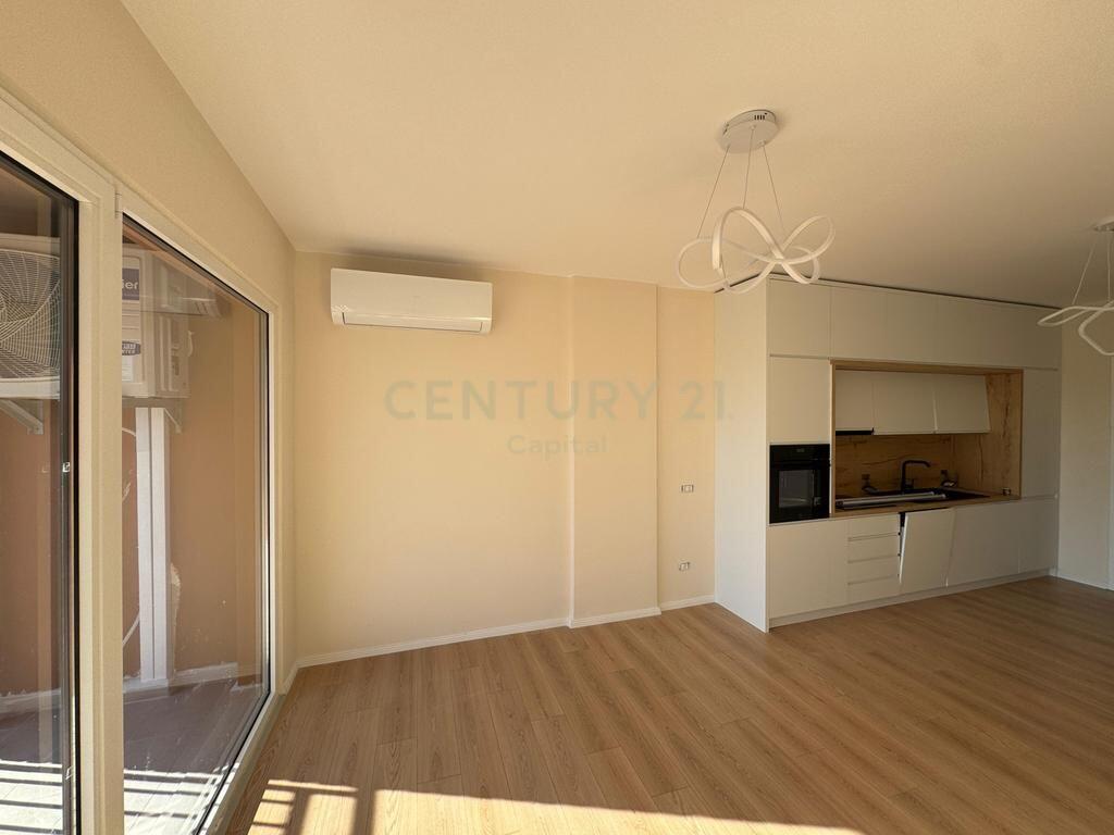 Apartment 2+1+2 For Rent in Former Aviation Field, Tirana - 65 000 lekë | 100.87 m²