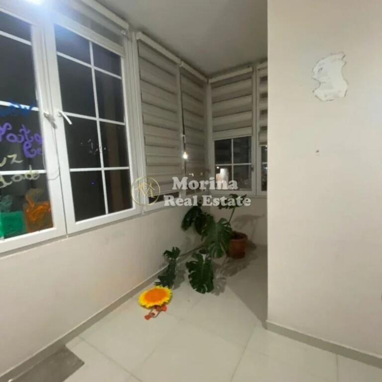 Qera | Ambjent Biznesi | Rruga 5 Maji | 500 €/muaj