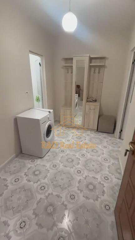 🏡 Jepet me qera apartament 1+1 – Zona e Porcelanit (pas UET)