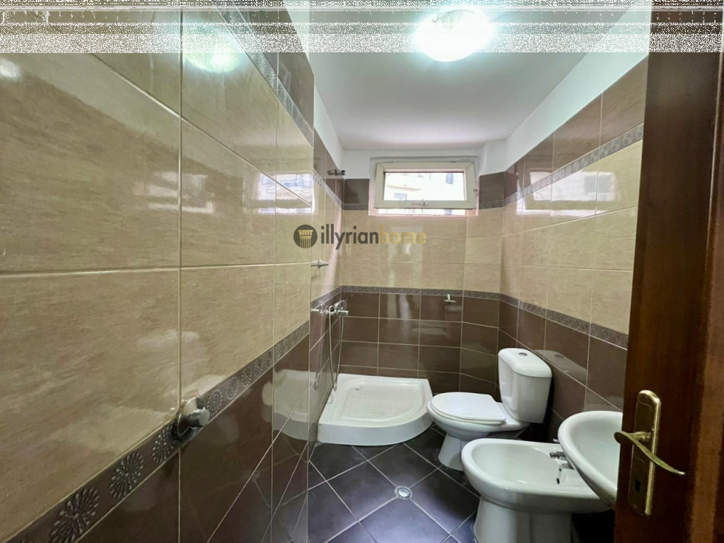 Jepet me Qira Apartament 2+1, “Bulevardi Zogu i Parë”, Tiranë